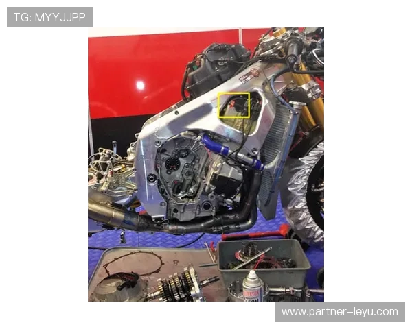 MotoGP赛季焦点战况与车队动态深度解析全景观察与未来趋势前瞻