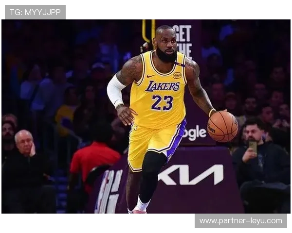 詹姆斯再创里程碑湖人冲击西部前四引热议勇士连败形势告急联盟震荡