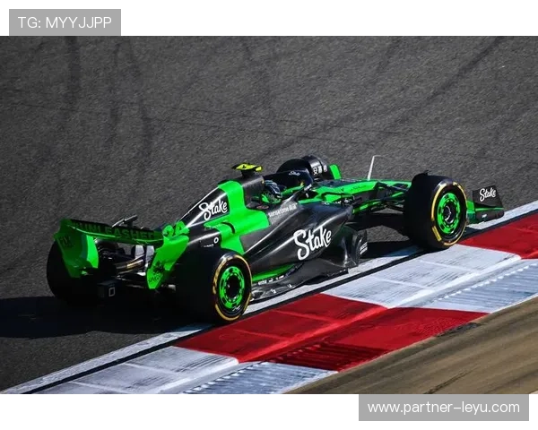 F1赛季最新动态解析各队赛车性能与赛道策略变化 F1赛季最新动态解析各队赛车性能与赛道策略变化