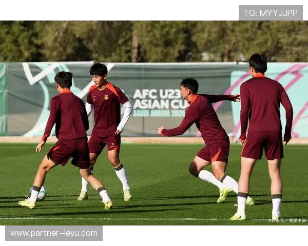 世界杯预选赛：亚洲强队争锋进入白热化阶段，中国队迎战关键对手争取晋级