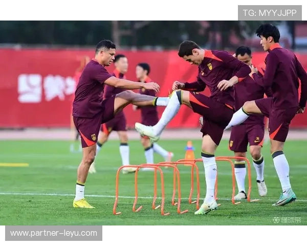 中国足球迎来新篇章 国足征战世界杯预选赛再度起航 中国足球迎来新篇章 国足征战世界杯预选赛再度起航