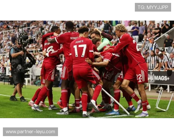 伯恩利安东尼带领球队迎战强敌展现全新战术风采 伯恩利安东尼带领球队迎战强敌展现全新战术风采