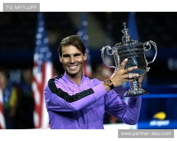 最新网球赛事：纳达尔复出之战引发全球关注，年轻新星表现不凡