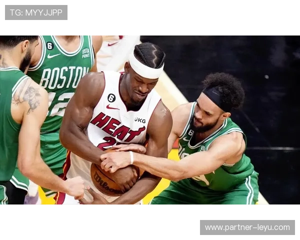 凯尔特人最新比赛精彩回顾：全场比分激烈较量引爆球迷热情